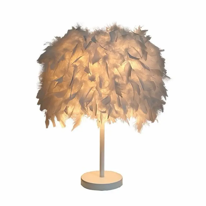 European-Style Trendy Feather Table Lamp