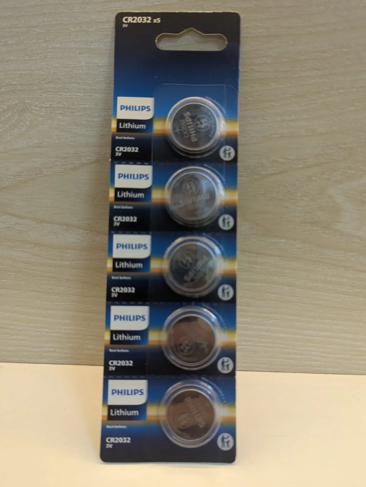 PHILIPS CR2032 3V Lithium Battery (Long Lasting Power | Reliable Performance)