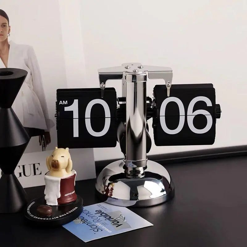 Trendy Automatic Page-Turning Clock