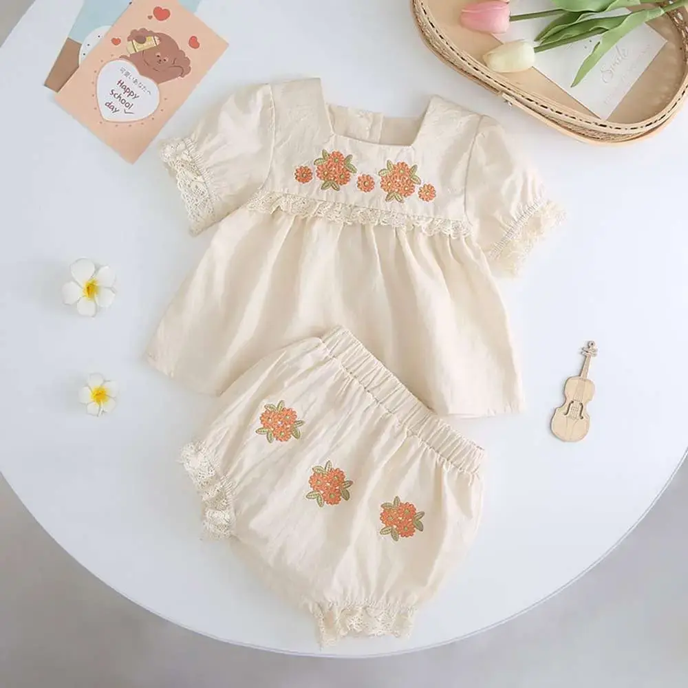 Three Flower Shorts / 6-12 Month