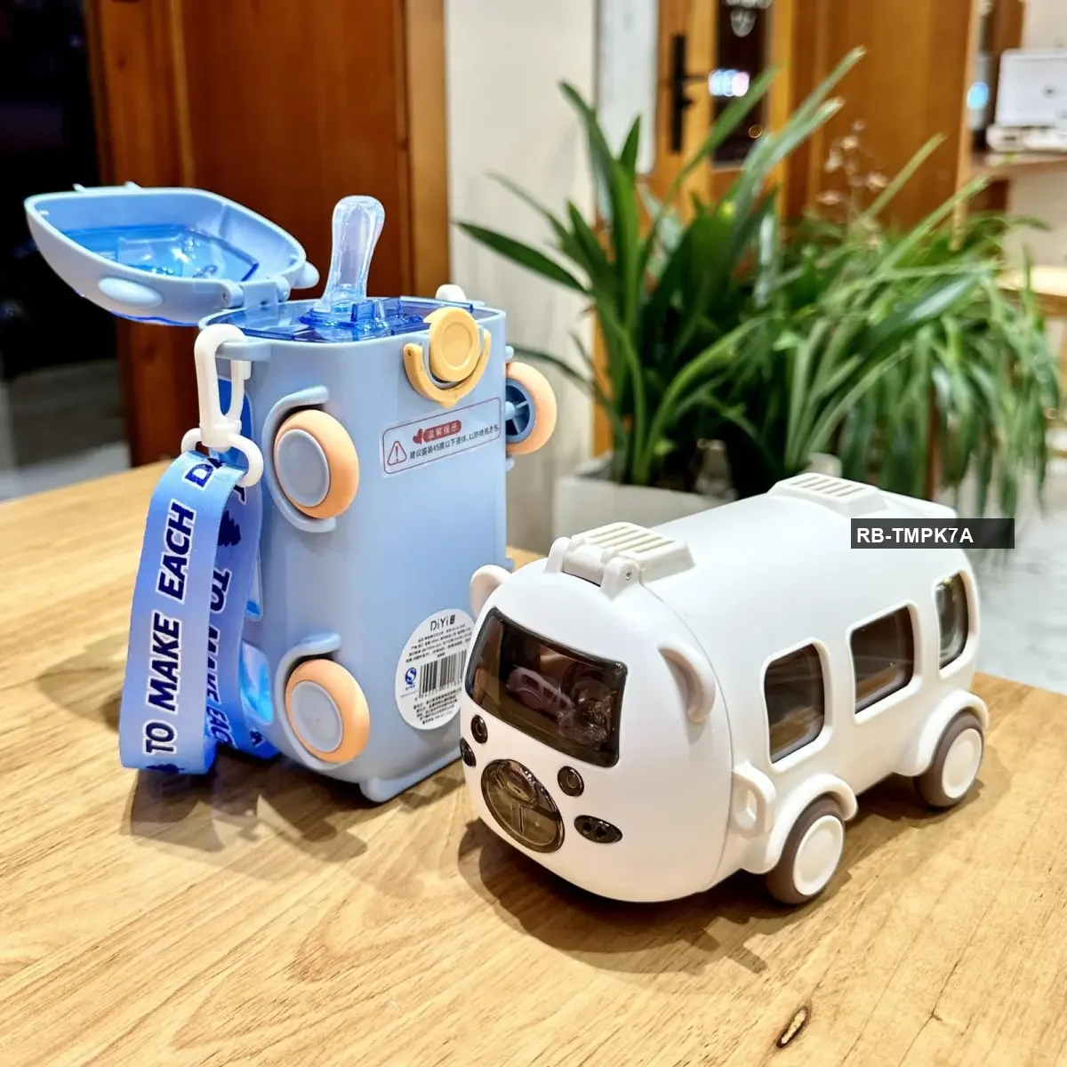 Bus water pot-off white