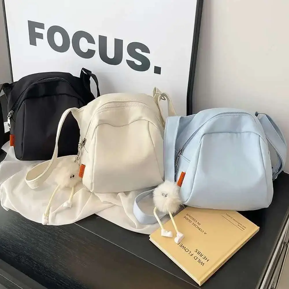 Medium Messenger Bag – Premium Stylish & Spacious
