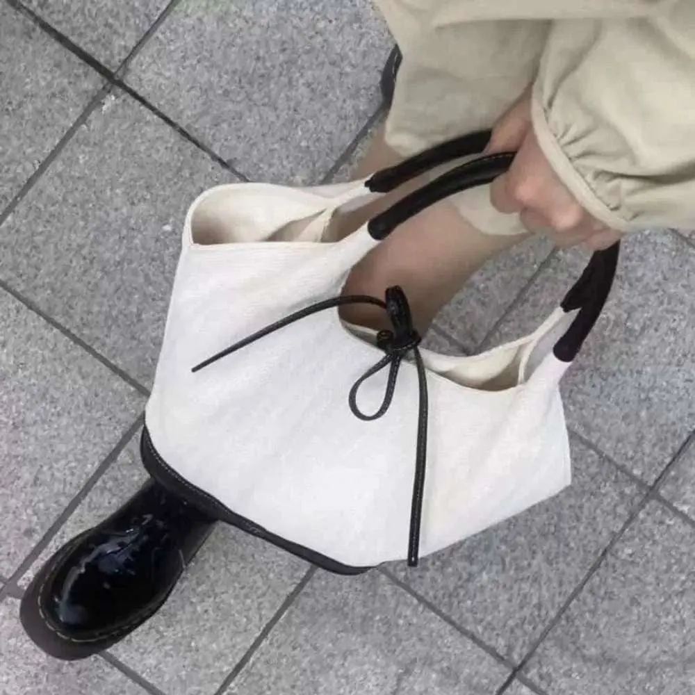 Bow Flower Tote Bag – Stylish & Elegant